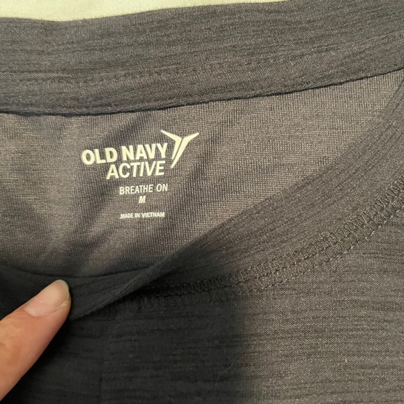 Bundle of Old navy active tops (2) medium - Picture 2 of 5
